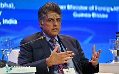 A Global Order in Churn Seeking Solutions 5